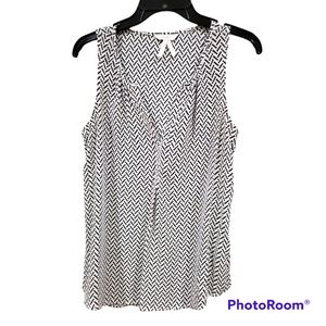 white/black tank top